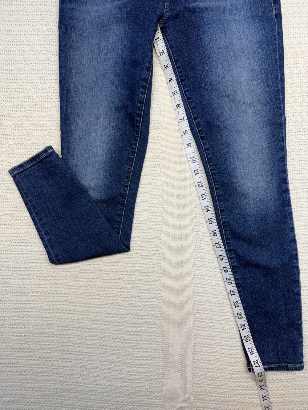 Frame Denim High-Rise Skinny Jeans - Dark Wash Blue - Picture 5 of 9